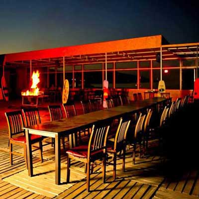 Gökçeada volkite uçurtma sörfü okulu.